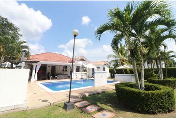 Casa en  Carmen De Apicalá, Tolima