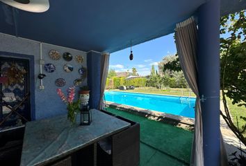 Chalet en  Nuez De Ebro, Zaragoza Provincia