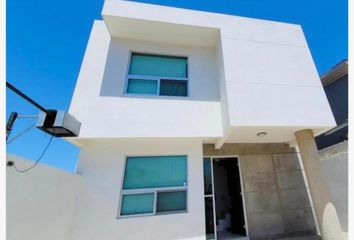 Casa en  Calle Villas De San Andrés, Valle Sur 2, Tijuana, Baja California, 22637, Mex