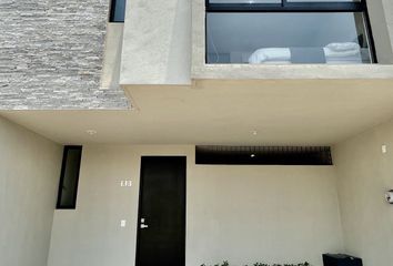 Casa en condominio en  Avenida Río Blanco, Los Almendros, Zapopan, Jalisco, 45180, Mex