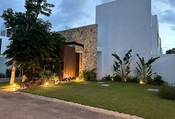 Casa en condominio en  X Canatún, Mérida, Yucatán, Mex