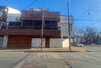 Casa en  Valentín Alsina, Partido De Lanús