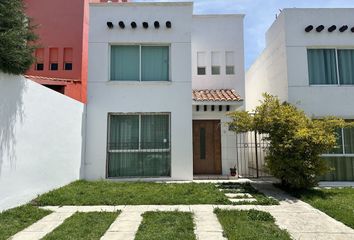 Casa en condominio en  Privada Juan Tinoco, San Bartolomé Tlaltelulco, Metepec, México, 52140, Mex