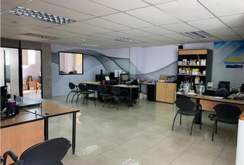 Oficina en  San Isidro Del Inca, Quito