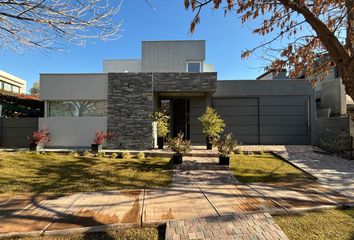 Casa en  Calle Boedo 630-740, Luján De Cuyo, Cuyo, M5505, Mendoza, Arg