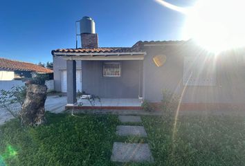 Casa en  Calle El Bacu 301-399, González Catán, La Matanza, B1778, Provincia De Buenos Aires, Arg