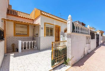 Chalet en  Distrito 2 - Urbanizaciones - Los Naúfragos, Torrevieja