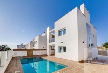 Chalet en  Distrito 3 - Playas - La Mata, Torrevieja