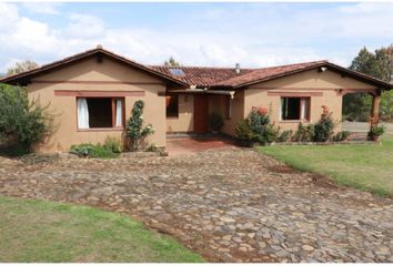 Casa en  Lázaro Cárdenas, Pátzcuaro, Michoacán