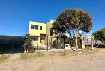 Casa en  Calle 12 De Octubre, Yocsina, Santa María, Córdoba, Arg