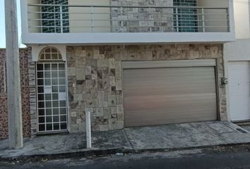 Casa en  Calle Carolino Anaya 319, Adalberto Tejeda, Veracruz, Boca Del Río, Veracruz De Ignacio De La Llave, 94298, Mex