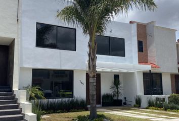 Casa en  Calle Santa Rosa, San Cayetano El Bordo, Pachuca De Soto, Hidalgo, 42084, Mex