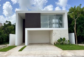 Casa en condominio en  Calle 28, Komchén, Mérida, Yucatán, Mex