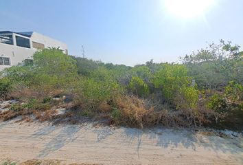 Lote de Terreno en  Calle Majiro, Progreso, Yucatán, 97330, Mex