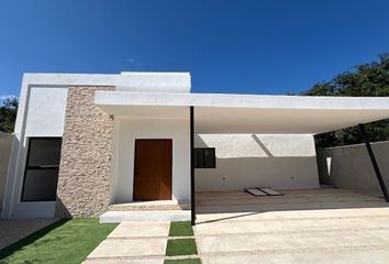 Casa en  Carretera Conkal - Chicxulub Puerto, Conkal, Yucatán, 97347, Mex