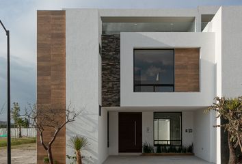 Casa en  Lomas De Angelópolis, Boulevard Los Lagos, Clúster 444, Pueblo De San Bernardino Tlaxcalancingo, San Andrés Cholula, Puebla, 72830, Mex