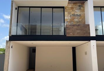 Casa en condominio en  Calle 18 108-108, Cholul, Mérida, Yucatán, 97305, Mex