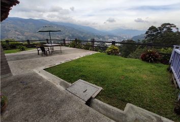 Casa en  La Estrella, Antioquia