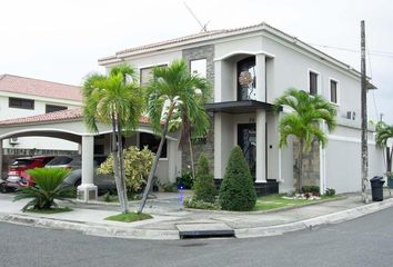 Casa en  San Eduardo, Guayaquil