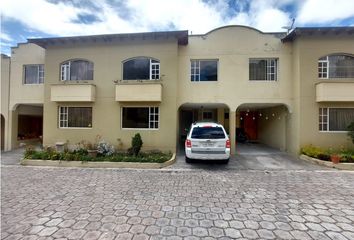 Casa en  Mastodontes, Carcelén, Quito