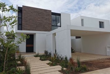 Casa en  Avenida 21, Mérida, Yucatán, 97305, Mex