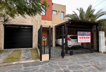 Casa en  Burzaco, Partido De Almirante Brown