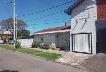 Casa en  Caseros, Tres De Febrero