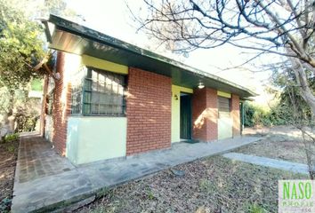 Casa en  Calle Arturo 257, Sierra De Los Padres, General Pueyrredón, B7627, Provincia De Buenos Aires, Arg