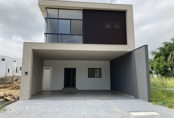 Casa en  Calle Eduardo Elizondo, Los Cavazos, Santiago, Nuevo León, 67318, Mex