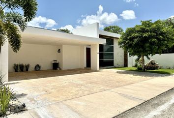 Casa en  Calle 28, Komchén, Mérida, Yucatán, Mex