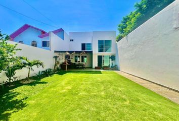 Casa en condominio en  Jardines De Acapatzingo, Cuernavaca, Morelos