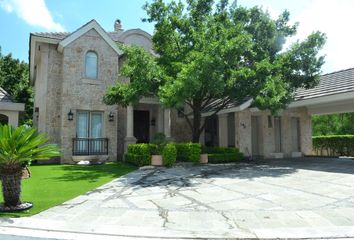 Casa en  Carretera Ciudad Victoria-monterrey, Los Cristales, Monterrey, Nuevo León, 64996, Mex