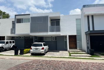 Casa en condominio en  Calle Logroño, La Rioja, Los Gavilanes, Tlajomulco De Zúñiga, Jalisco, 45645, Mex