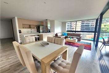 Apartamento en  Altos Del Poblado, Medellín