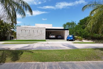 Casa en  Yucatán Country Club, Mérida, Yucatán