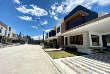 Casa en  Challuabamba, Cuenca