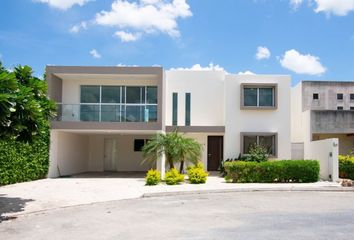 Casa en  Calle 5-b, Xcumpich, Mérida, Yucatán, 97204, Mex