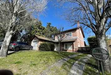 Casa en  Santa María De Los Olivos, Partido De Malvinas Argentinas