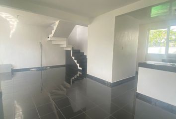 Casa en condominio en  Avenida Guínea, Villas Palmira, Santiago De Querétaro, Querétaro, 76146, Mex