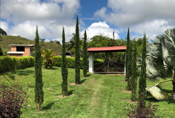 Villa-Quinta en  Centro Poblado, Calima