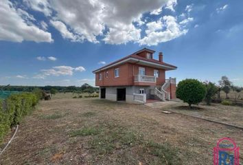 Chalet en  Villanueva Del Carnero, León Provincia