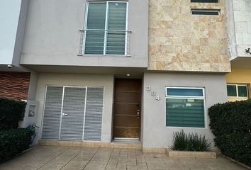 Casa en condominio en  Calle Oporto, Nueva Galicia, La Tijera, Tlajomulco De Zúñiga, Jalisco, 45645, Mex