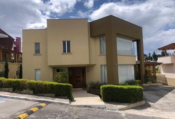 Casa en  Cumbayá, Quito