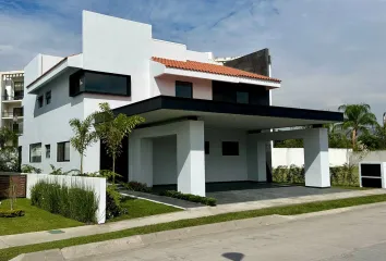 Casa en fraccionamiento en  Calle Las Flores, Miguel Hidalgo, Campo Sotelo, Temixco, Morelos, 62585, Mex