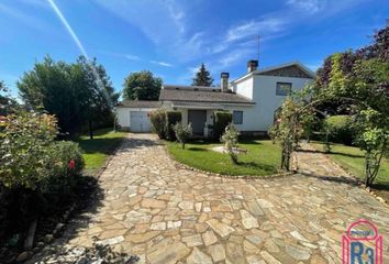 Chalet en  Villadangos Del Paramo, León Provincia