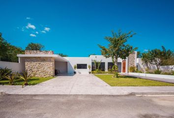 Casa en condominio en  Calle 22, Cholul, Mérida, Yucatán, 97305, Mex