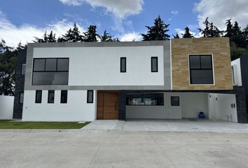 Casa en condominio en  Calle Niños Héroes, Colonia Llano Grande, Metepec, México, 52148, Mex