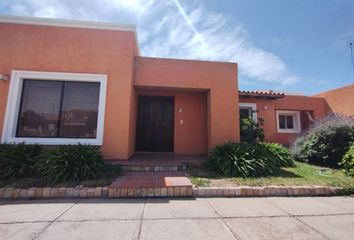 Casa en  Calle J. A. Maza, Maipú, Mendoza, Arg