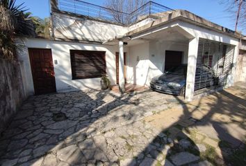 Casa en  Remedios De Escalada, Partido De Lanús