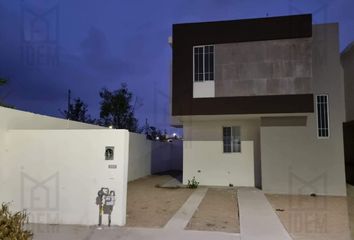 Casa en  Calle Río Sindhu, Fraccionamiento Residencial Mandara, Los Parques, García, Nuevo León, 66023, Mex